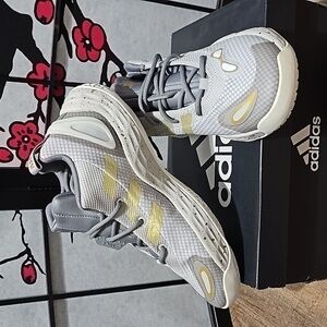 Adidas Exhibit Cadence Parker WNBA Shoes Size 8.5 New